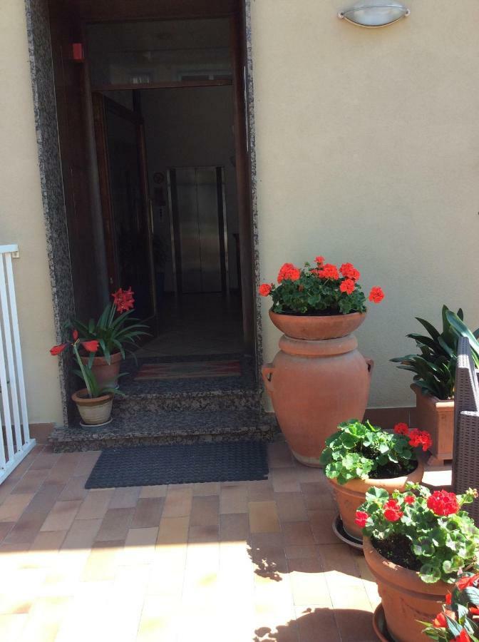 Casa Celeste Daire Viareggio Dış mekan fotoğraf